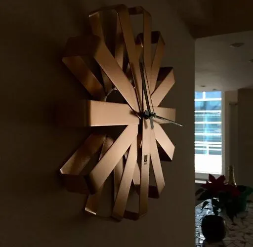 Modern & In North Of דירה